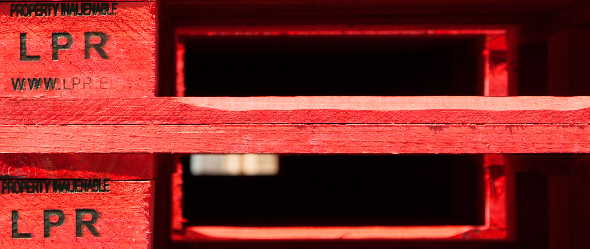 palet rojo slide